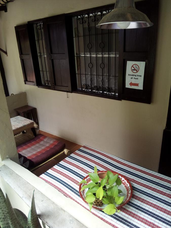 Twin House @ Tapae Hostel Chiang Mai Exterior photo